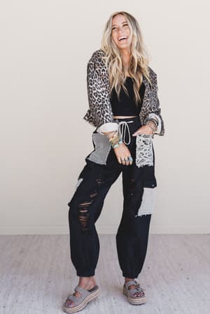 city-sky-distressed-pants-black/Black