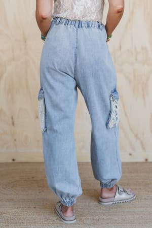 city-sky-distressed-pants-denim/Denim