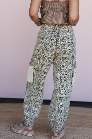 city-sky-distressed-pants-leopard/Lepoard