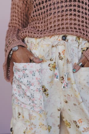 garden-glow-cargo-pants-natural/Beige
