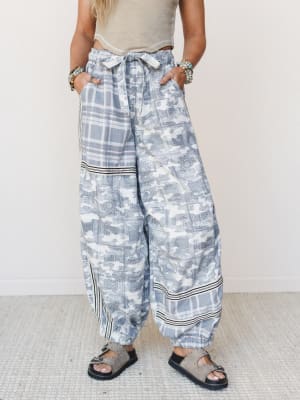 Called in the Wild Pants - Black Camo S / Black Camo