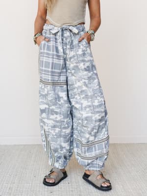 Called in the Wild Pants - Black Camo S / Black Camo