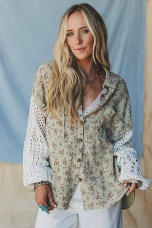 floral-fantasia-button-down-top-sage/Green