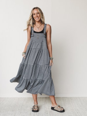 the-nest-under-the-palms-dress-black/Black
