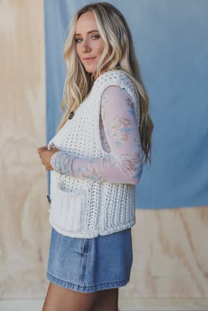 eloria-knit-sweater-vest-cream/Cream