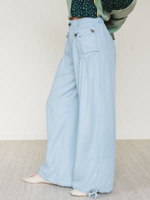 East Bay Loose Fit Cargo Jeans - Light Wash XL / Light Wash