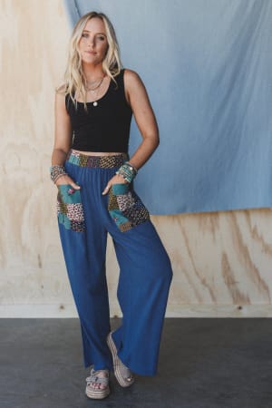 the-nest-no-rush-wide-leg-pants-blue-print/Blue