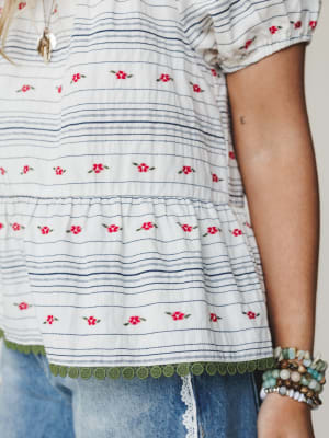 Chasing Memories Blouse

 - White Navy S / White Navy