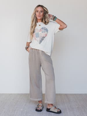 The Nest Patches Of Love Graphic Tee - Ivory XL / Ivory