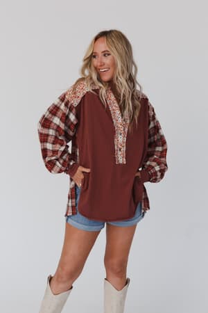 better-together-mixed-print-top-apple-wood/Apple Wood