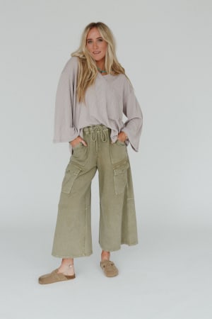 cargo-cascade-wide-leg-pants-olive/Olive