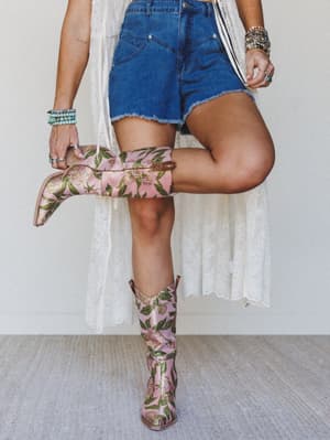 Tesha Boot: undefined
