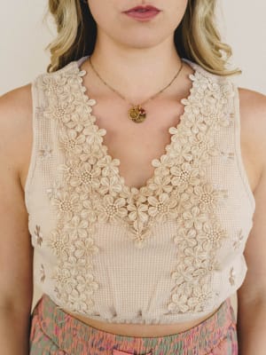 Flower Patch Cropped Tank - Beige L / Beige