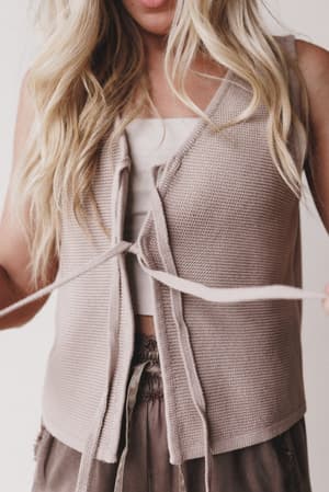 bare-drift-sweater-vest-mocha/Ash Mocha