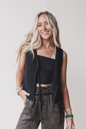 bare-drift-sweater-vest-black/Black
