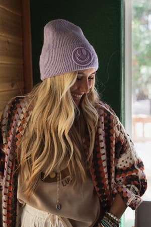 nesta-smiley-beanie-lavender/Lavender