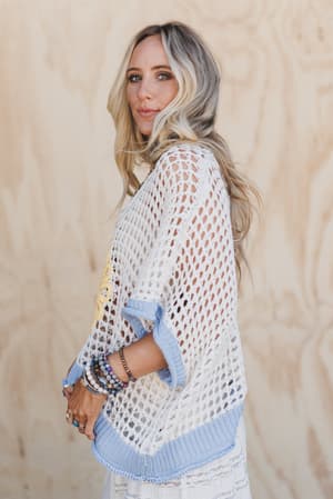 beachy-breeze-flower-sweater-ivory/Ivory