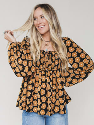 Flower Mesa Top: undefined