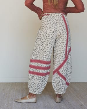 Star Child Pants - Ivory Hibiscus L / Ivory Hibiscus