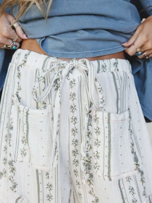 Calm Waves Pants - Natural Floral L / Natural Floral