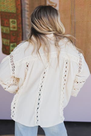 hideout-button-up-top-cream/Cream