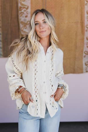 hideout-button-up-top-cream/Cream