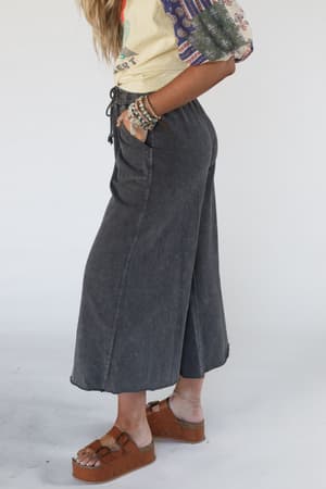 relaxing-robin-wide-leg-pant-black/Black