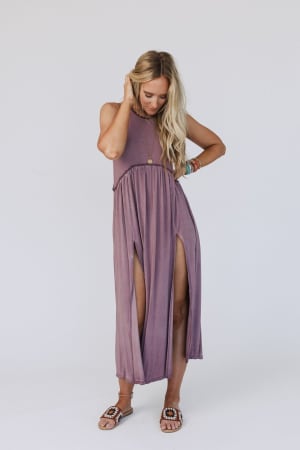 daisy-chain-maxi-dress-burgundy/Burgundy