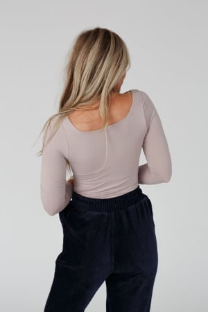 emmi-square-neck-long-sleeve-top-taupe/Taupe