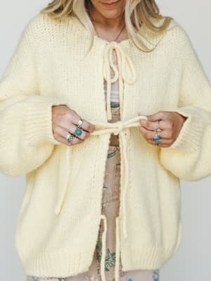 Ray Of Sunshine Sweater - Yellow L / Yellow