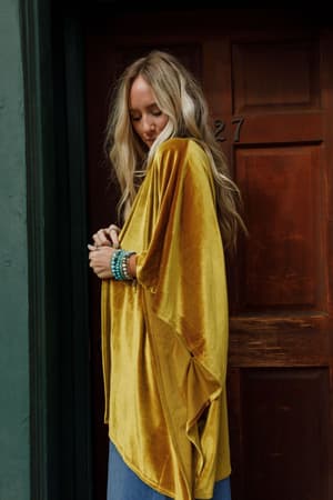 savoy-velvet-kimono-marigold/Marigold