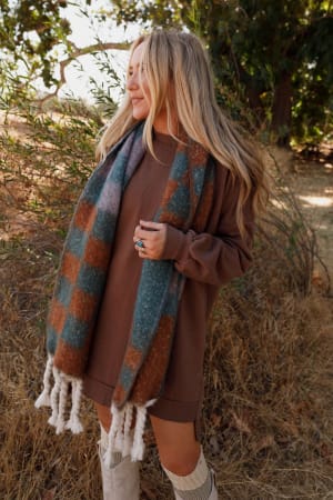 check-me-out-tassel-scarf-teal/Teal