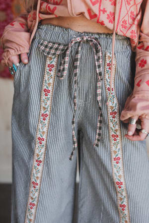 waist detail on Chamomile Muse 3 Piece Bundle in Natural from Three Bird Nest