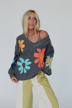 good-mood-flower-print-sweater-charcoal/Charcoal