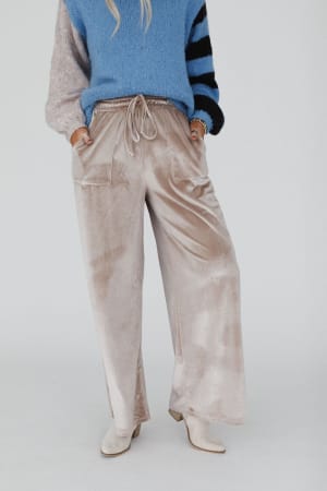 relaxing-robin-velvet-wide-leg-pant-taupe/Taupe