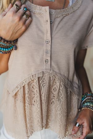 callie-short-sleeve-tee-beige/Beige