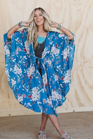 Free Flowin' Butterfly Sleeve Kimono: undefined