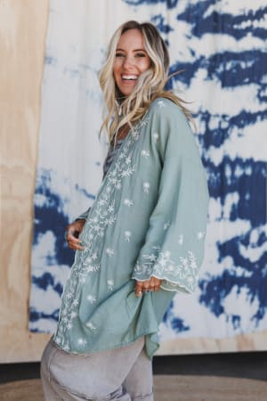 Flower Crowns Embroidered Kimono: undefined