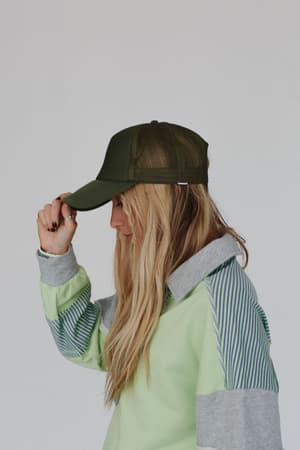 desert-drift-trucker-hat-olive/Olive