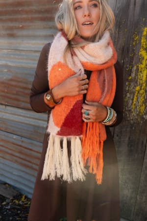 Groovy Swirl Tassel Scarf: undefined