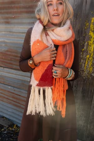 groovy-swirl-tassel-scarf-rust/Rust