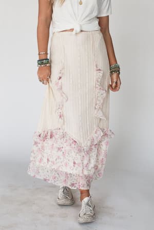 violet-daze-lace-maxi-skirt-pink/Pink