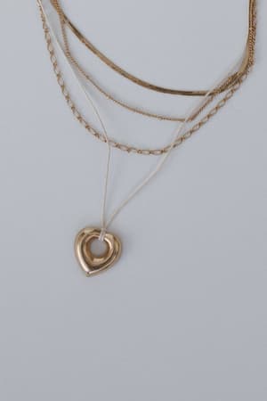 moonlit-sierra-necklace-gold/Gold