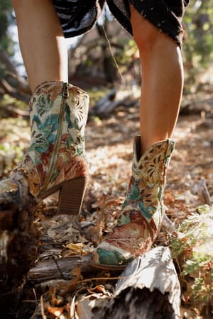 Canyon Rose Boots in Multi from 3BN