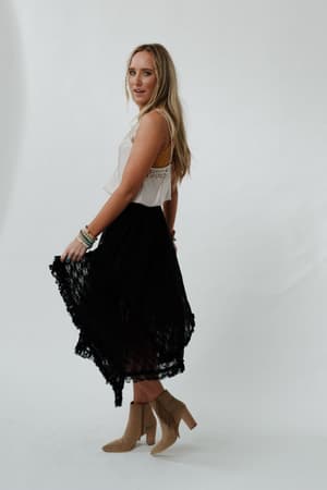 dreamy-meadow-floral-lace-skirt-black/Black