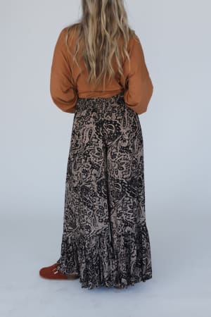 paisley-dream-ruffled-pants-black/Black