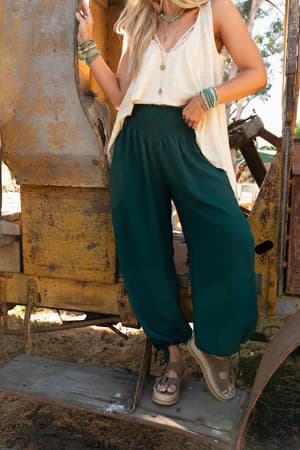 oceana-cinched-pants-hunter-green/Hunter Green