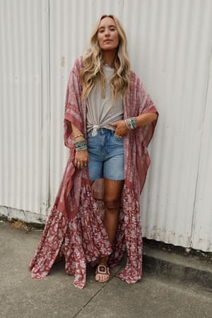 paisley-tapestry-free-flow-duster-kimono-wine/Wine