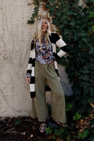 sunset-shore-wide-leg-pants-olive/Olive
