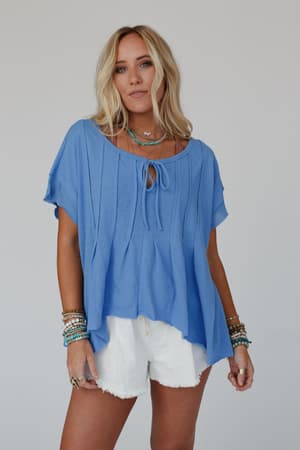 sweet-pleats-top-black/Blue